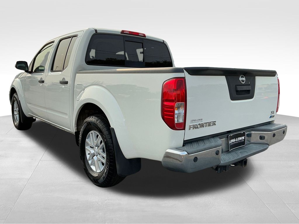 2017 Nissan Frontier SV photo 3