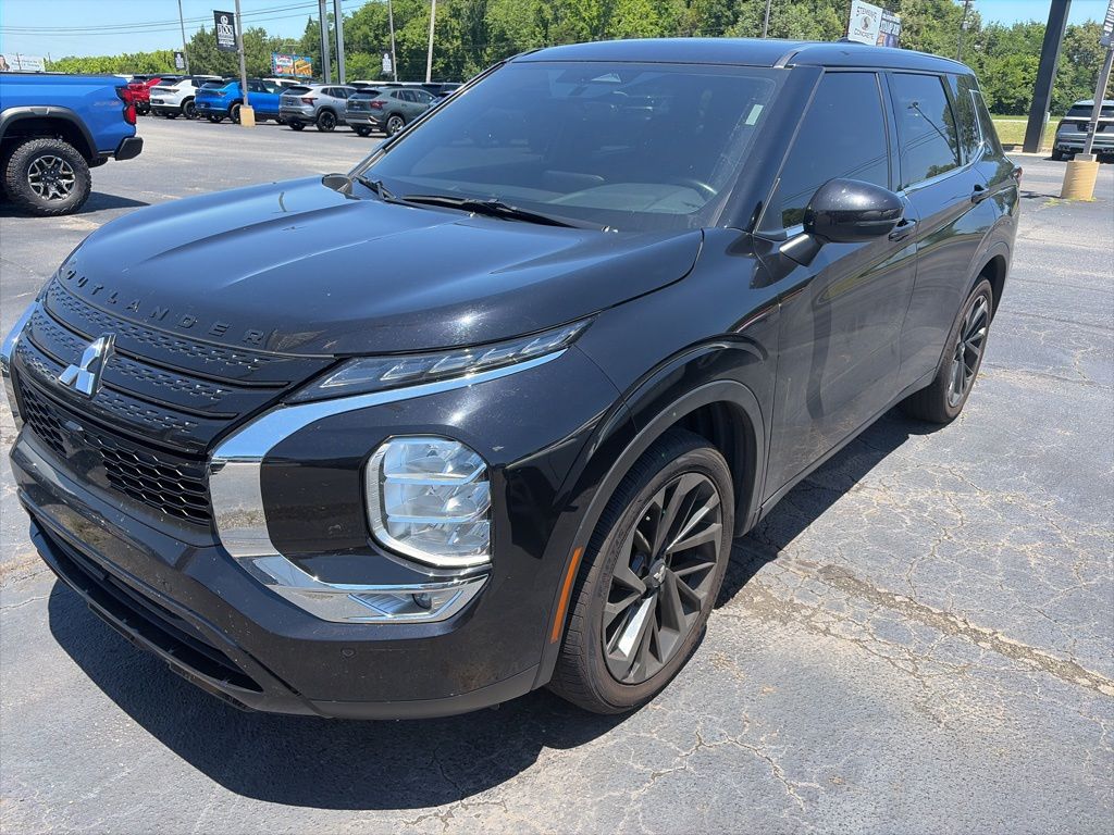 2022 Mitsubishi Outlander BE 2WD's photo