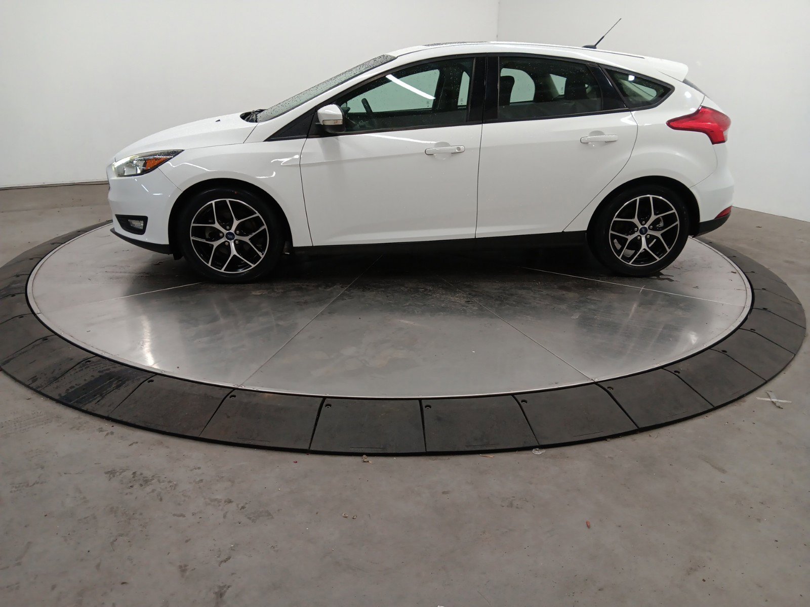 Used 2017 Ford Focus SEL with VIN 1FADP3M28HL266232 for sale in Muscle Shoals, AL