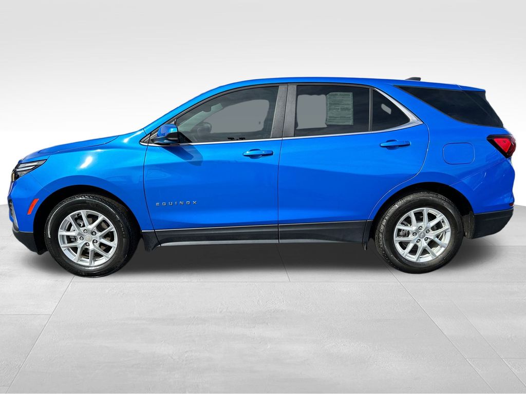 2024 Chevrolet Equinox LT photo 2
