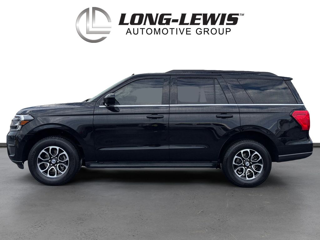 2024 Ford Expedition XLT photo 2