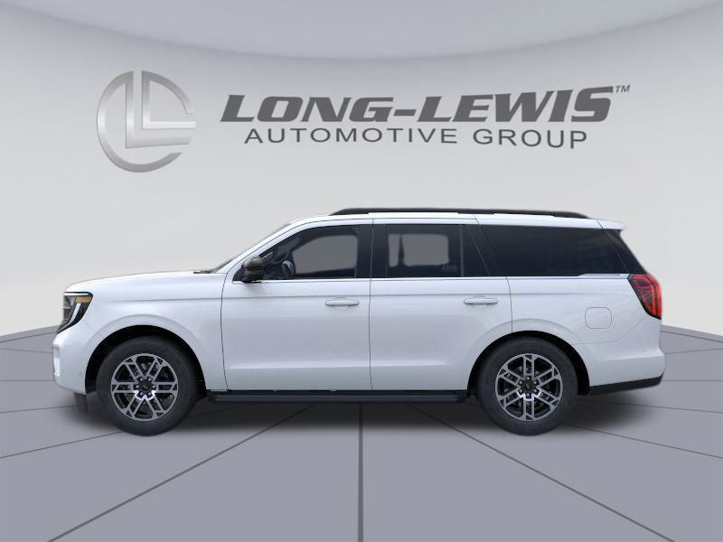 2025 Ford Expedition photo 2