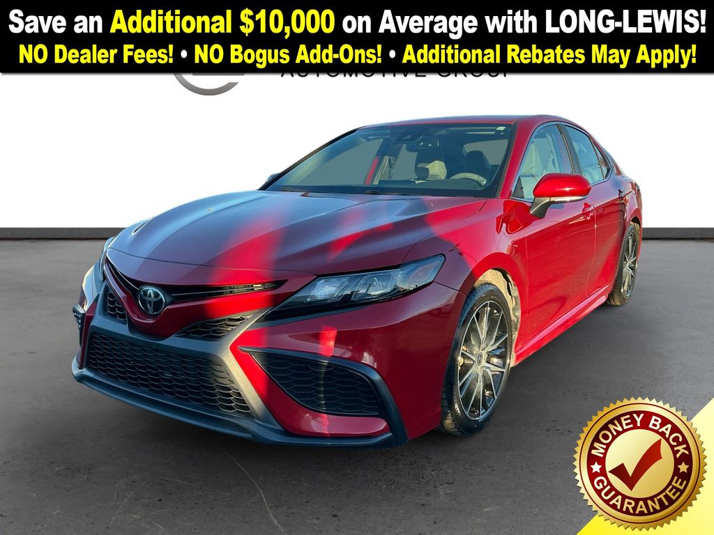 2021 Toyota Camry SE's photo