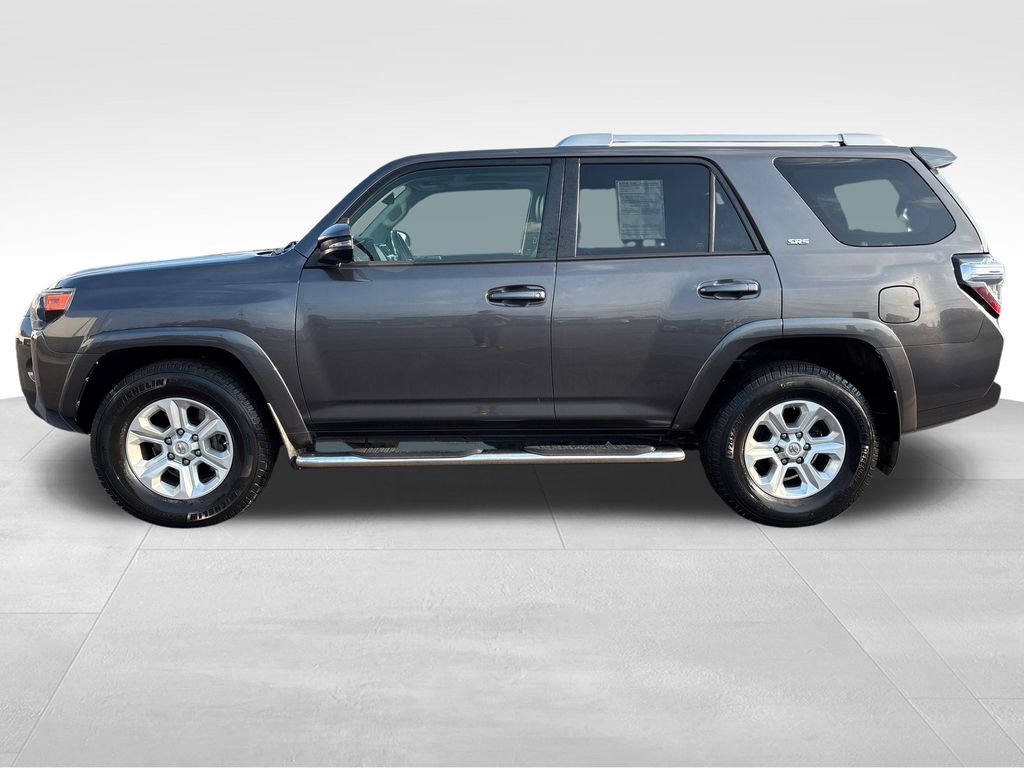 2016 Toyota 4Runner SR5 Premium photo 2