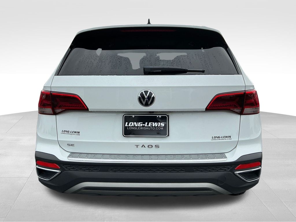 2023 Volkswagen Taos SE photo 3