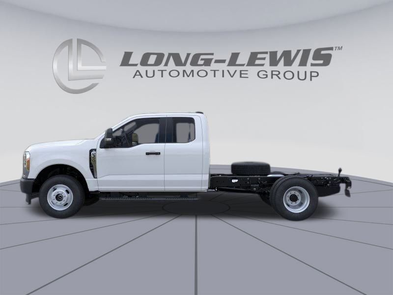 2026 Ford F-350 photo 3