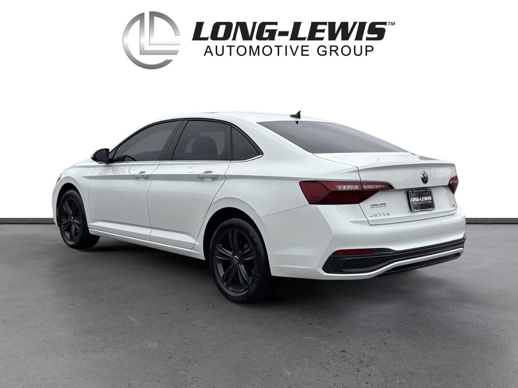 Used 2024 Volkswagen Jetta 1.5T SE Sedan