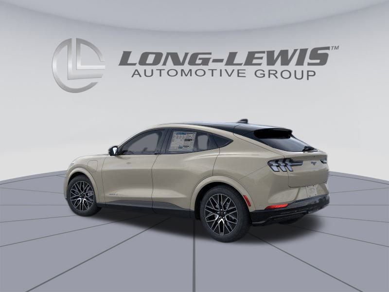 2025 Ford Mustang Mach-E Premium photo 4