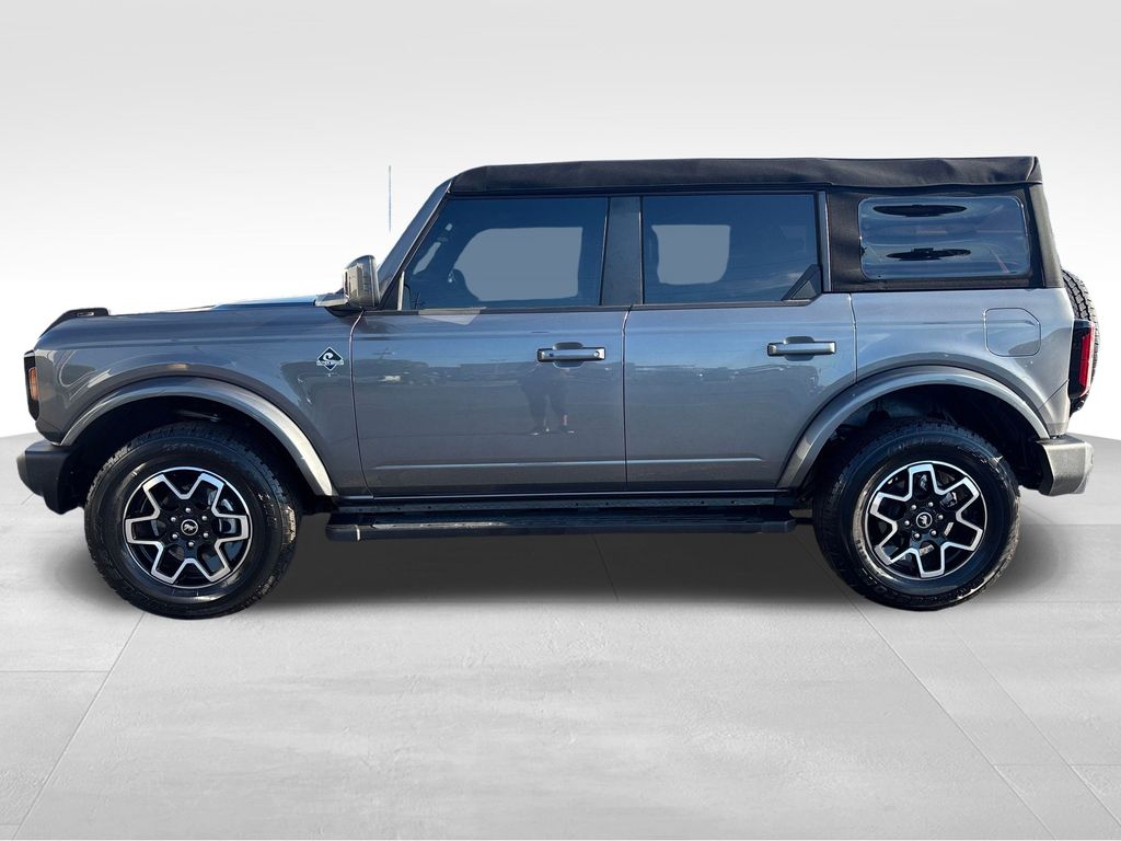 2024 Ford Bronco Outer Banks photo 2