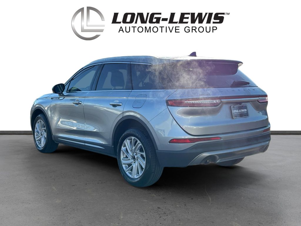 2021 Lincoln Corsair Standard photo 3