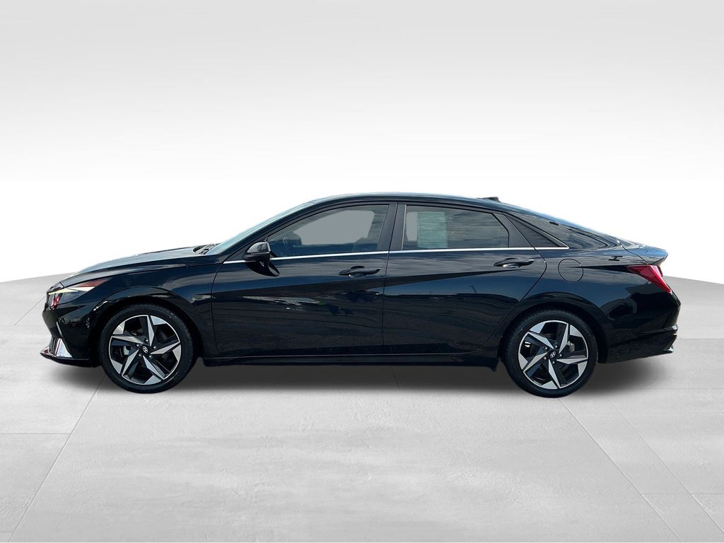 2021 Hyundai Elantra Limited photo 2