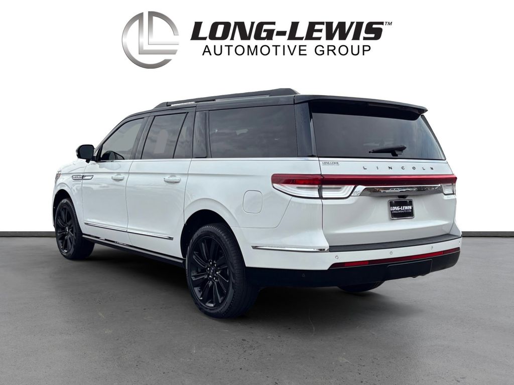 2023 Lincoln Navigator Black Label photo 3