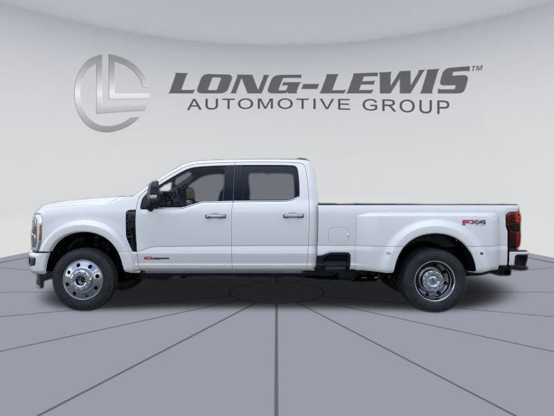 2026 Ford F-450 photo 3