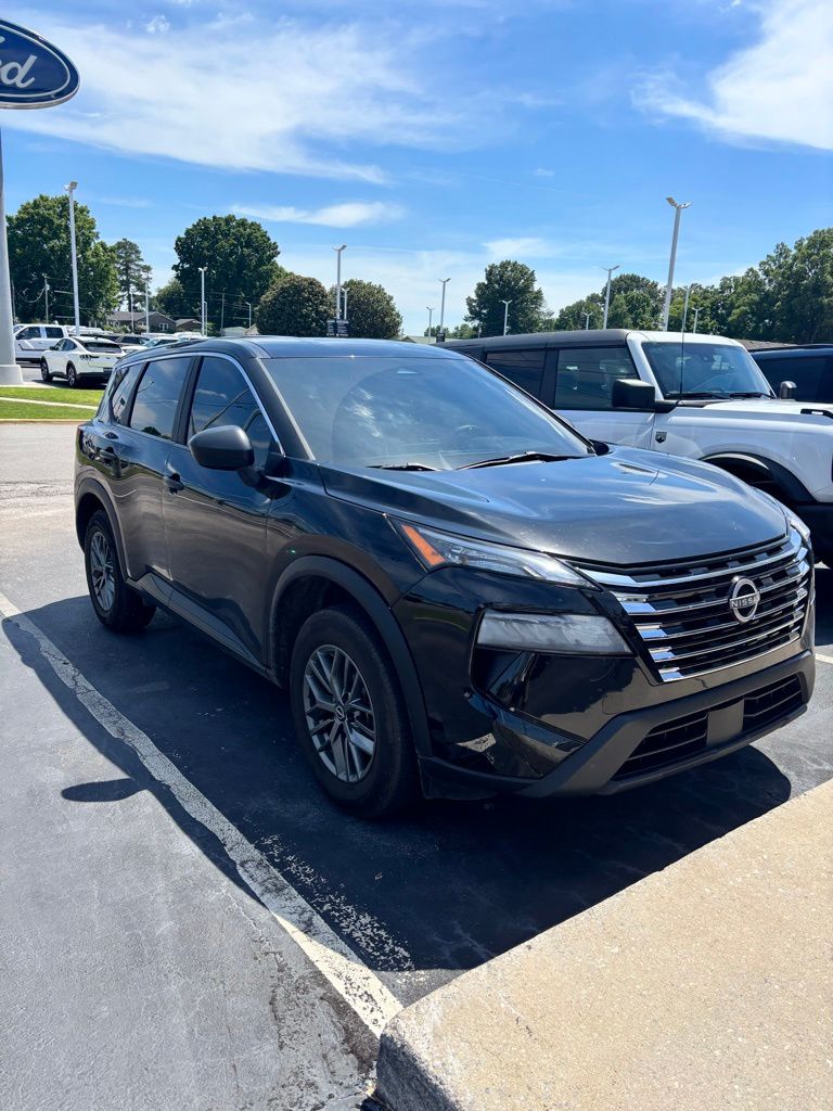 2024 Nissan Rogue S FWD's photo