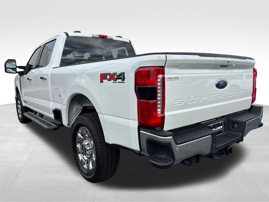2025 Ford F-250 photo 3