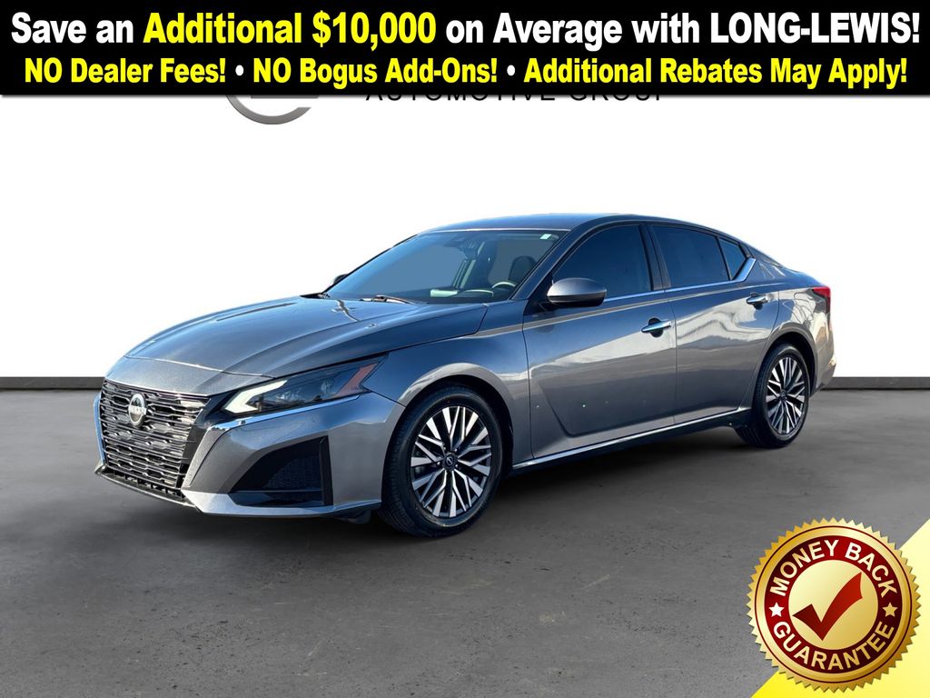 2023 Nissan Altima SV's photo