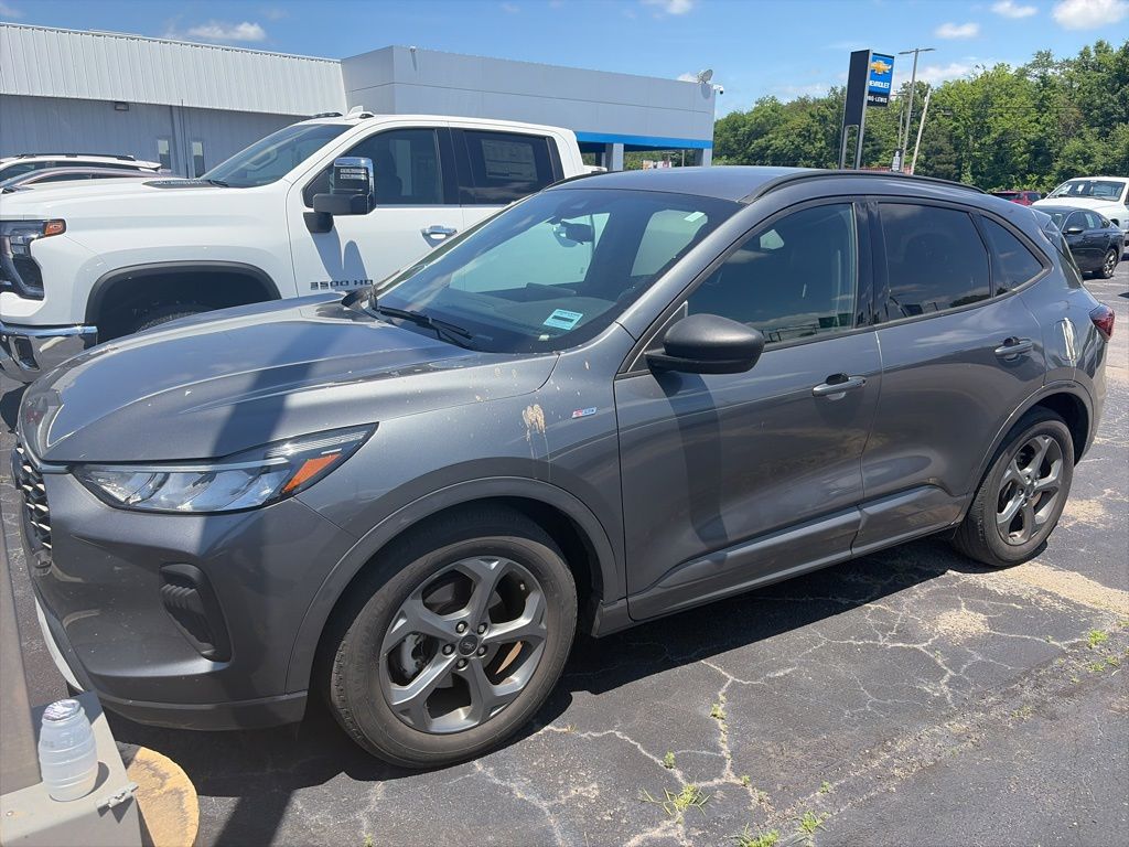 2023 Ford Escape ST-Line FWD's photo