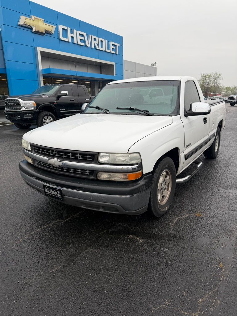 2000 Chevrolet Silverado LS