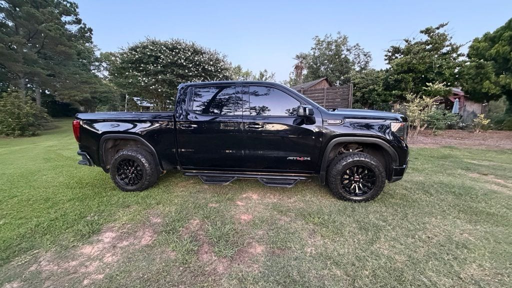 2022 GMC Sierra 4WD Crew Cab Short Box AT4X's photo