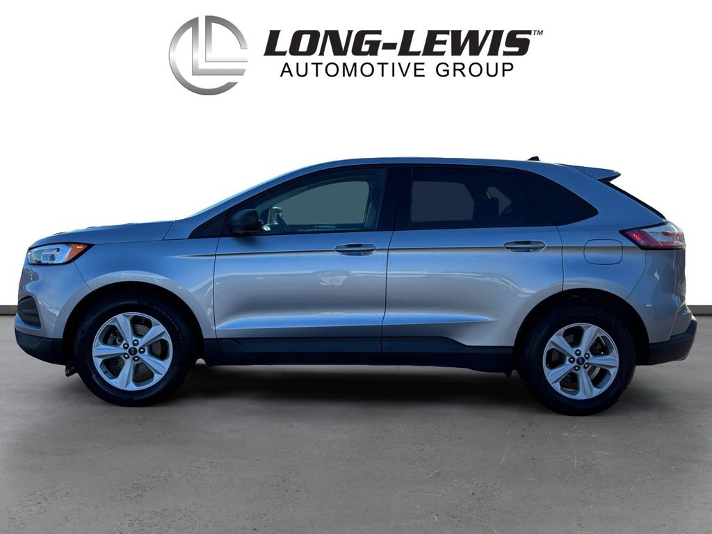 2020 Ford Edge SE photo 2