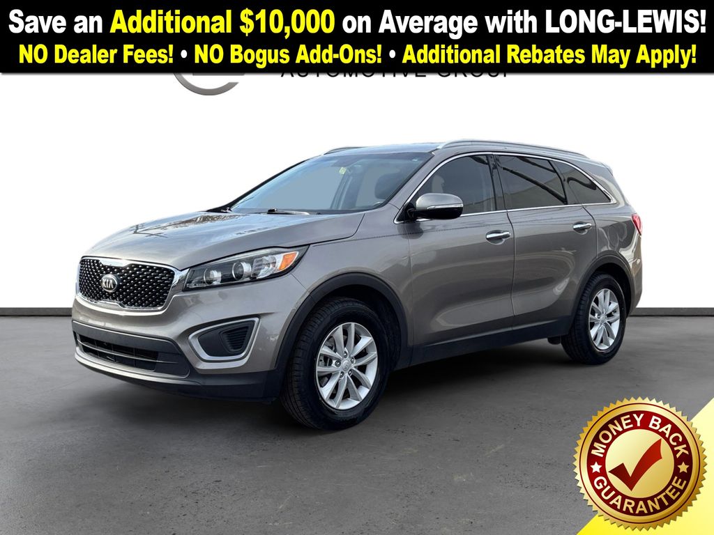 2017 Kia Sorento LX's photo
