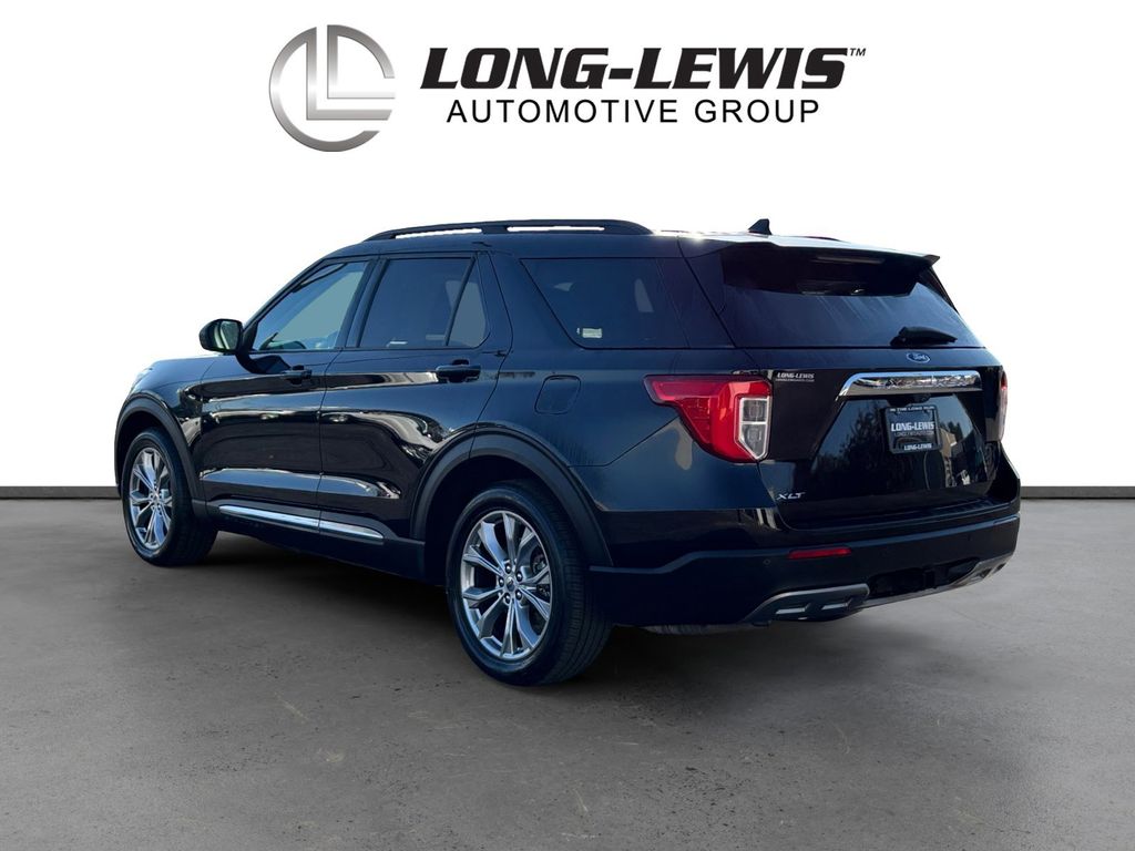 2021 Ford Explorer XLT photo 2
