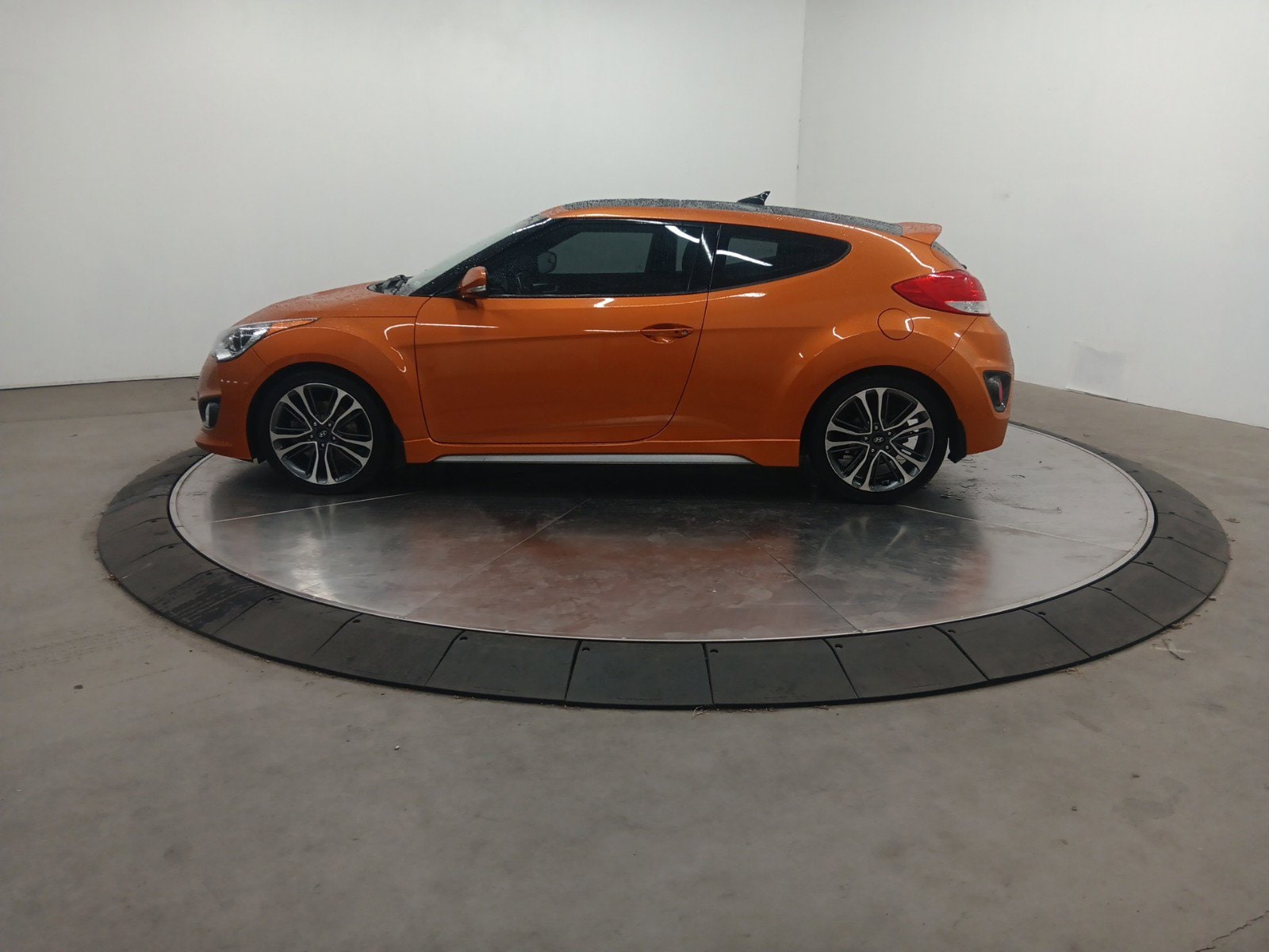 Used 2016 Hyundai Veloster Rally Edition with VIN KMHTC6AE3GU272008 for sale in Muscle Shoals, AL