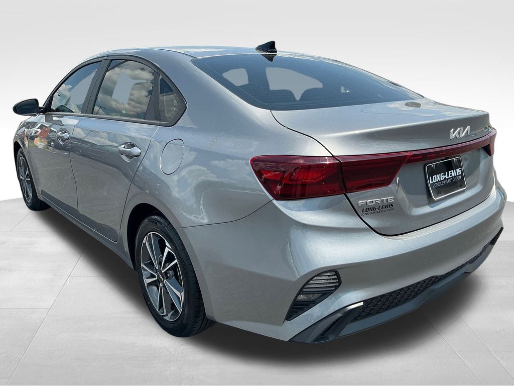 2023 Kia Forte LXS photo 3