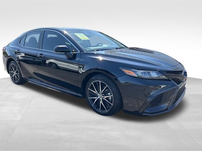 2023 Toyota Camry SE photo 3
