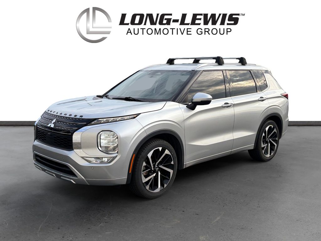 2022 Mitsubishi Outlander SEL 2WD's photo