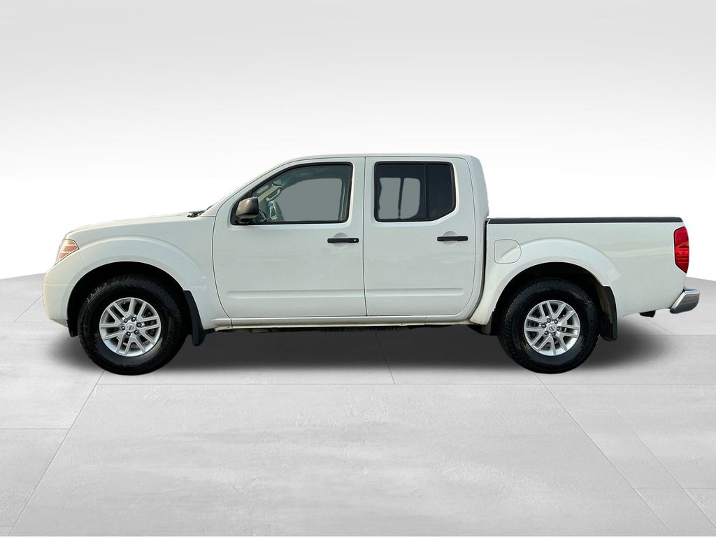 2017 Nissan Frontier SV photo 2