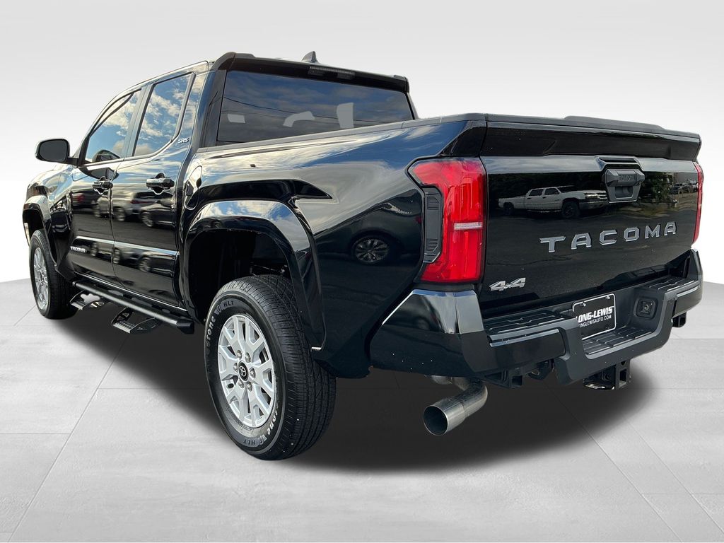 2024 Toyota Tacoma photo 3