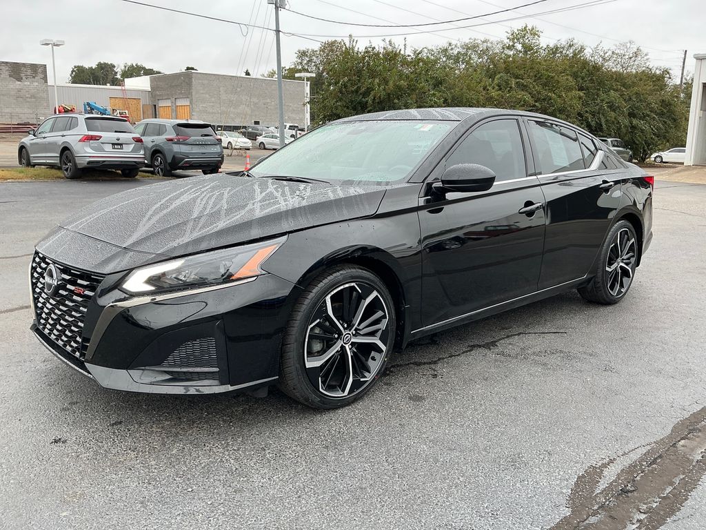 2023 Nissan Altima SR