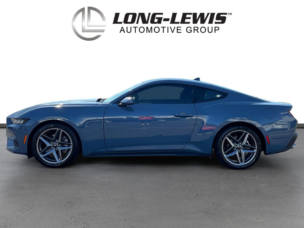 2025 Ford Mustang EcoBoost photo 2