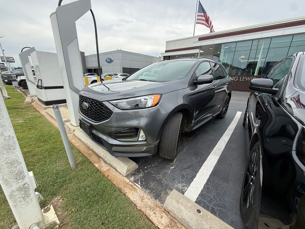 2024 Ford Edge ST-Line AWD's photo
