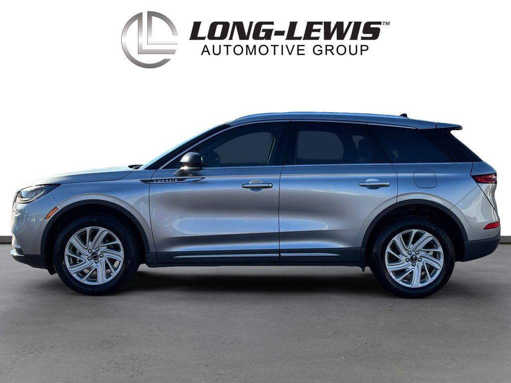 2021 Lincoln Corsair Standard photo 2