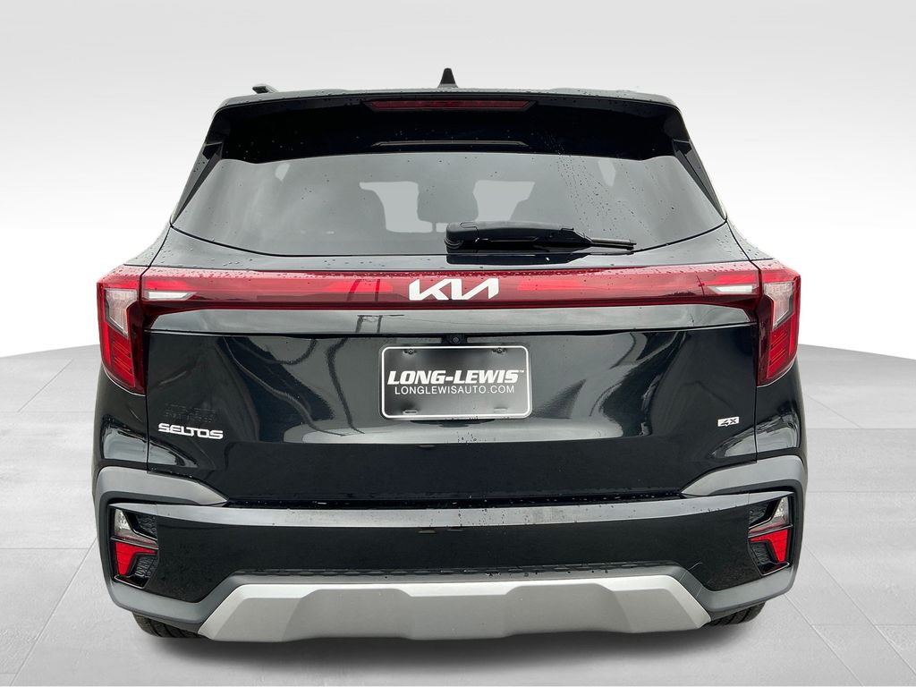 2024 Kia Seltos SX photo 3