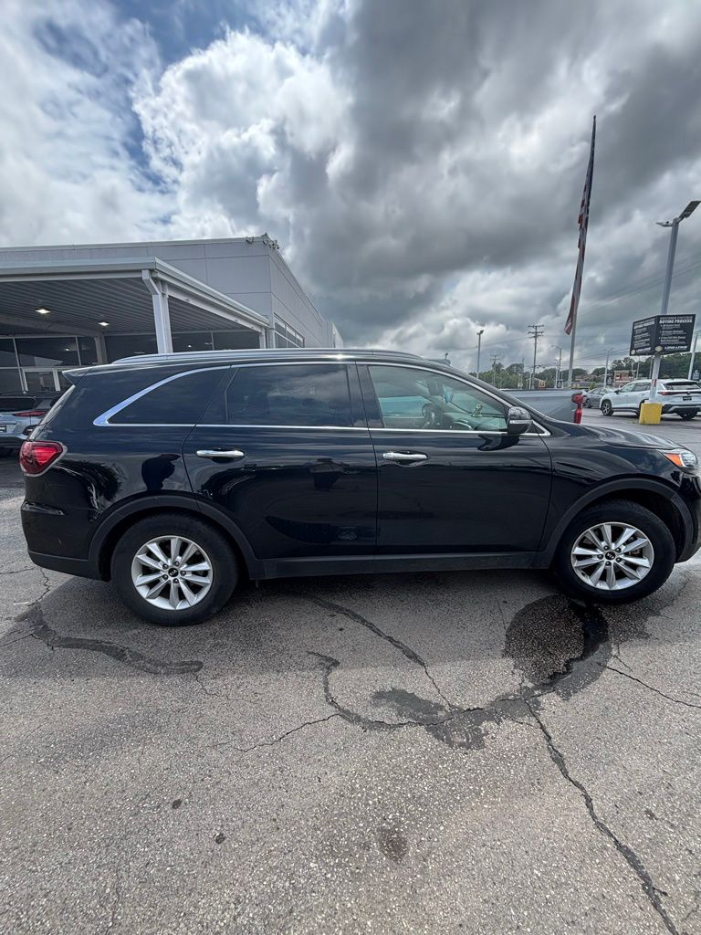 2019 Kia Sorento LX AT's photo