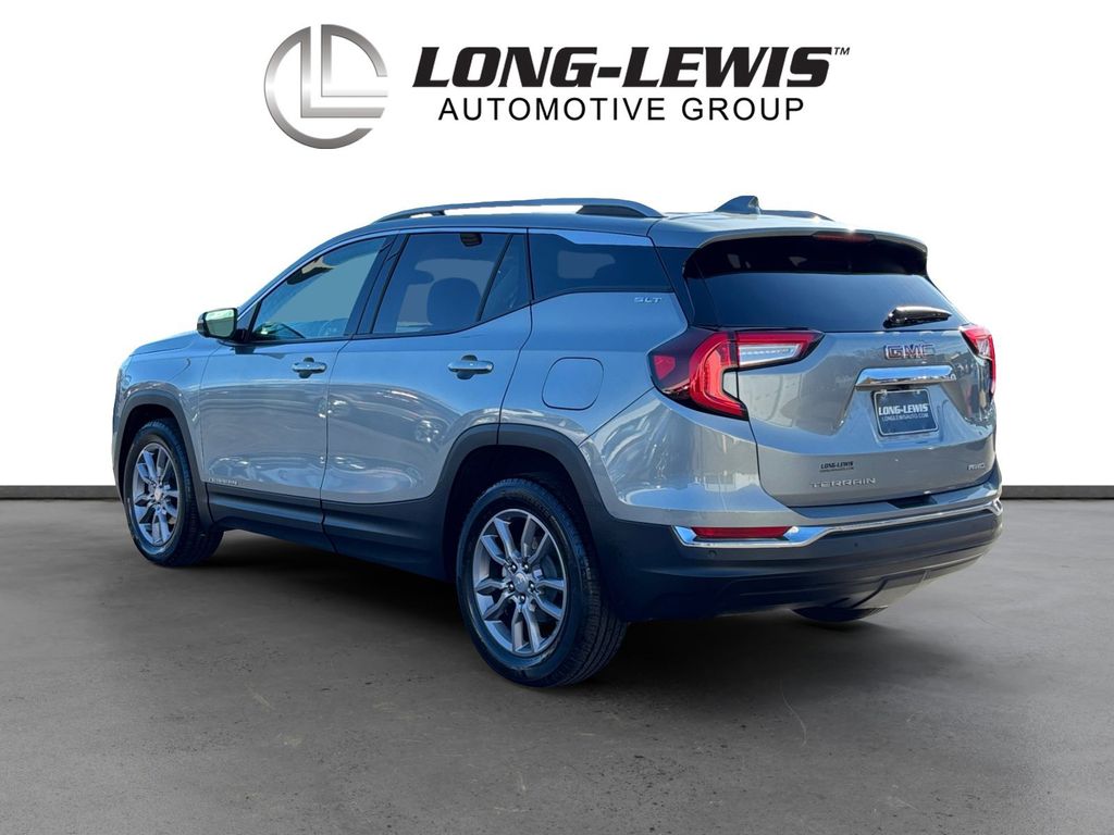 2024 Gmc Terrain SLT photo 3