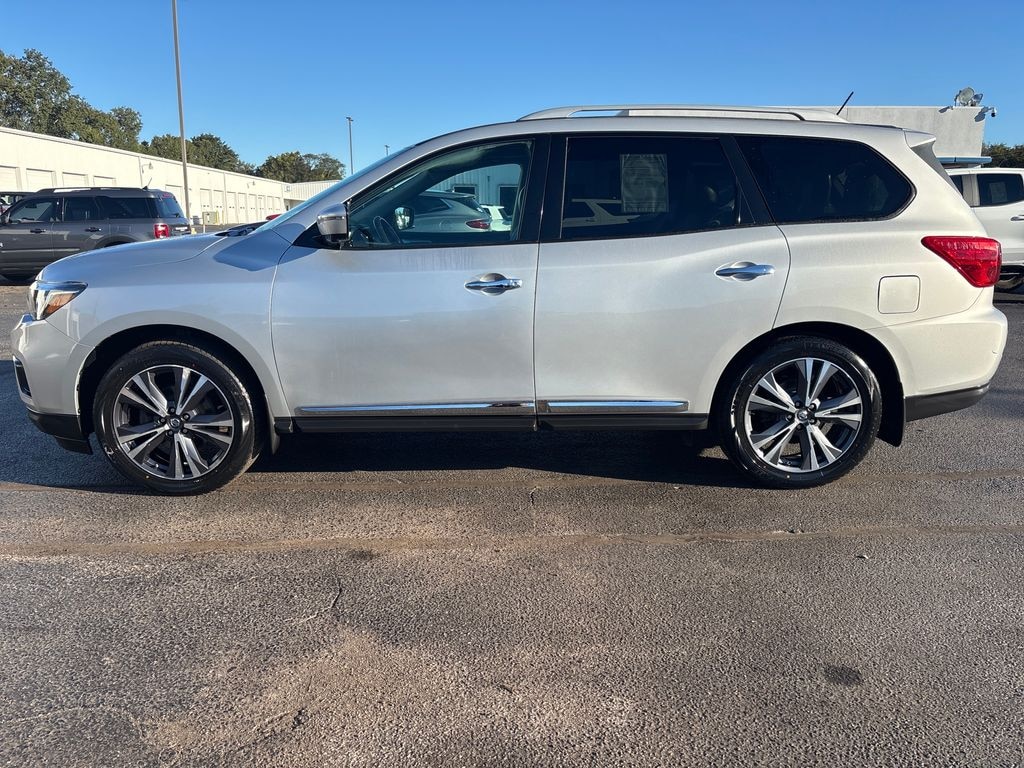Used 2017 Nissan Pathfinder Platinum SUV