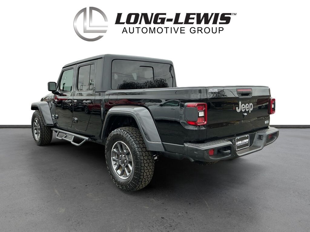 Used 2020 Jeep Gladiator Overland Truck