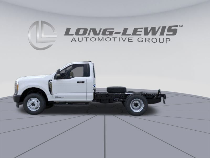 2026 Ford F-350 photo 3