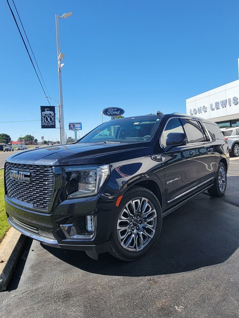 2023 GMC Yukon Denali Ultimate AWD's photo