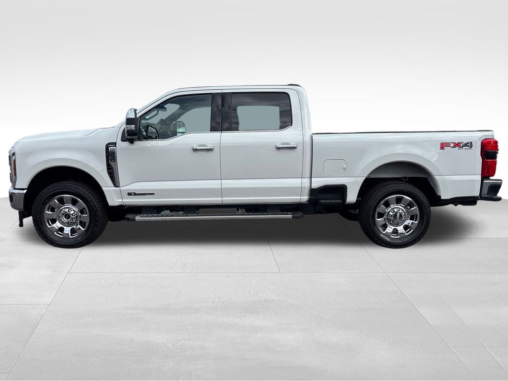 2025 Ford F-250 photo 2