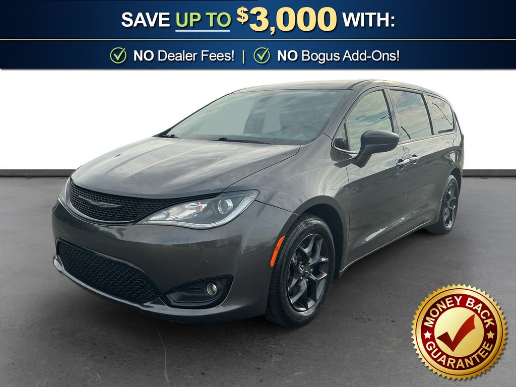 2018 Chrysler Pacifica Touring Plus's photo