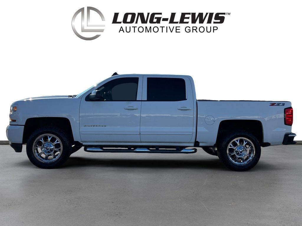 2018 Chevrolet Silverado 1500 LT photo 2