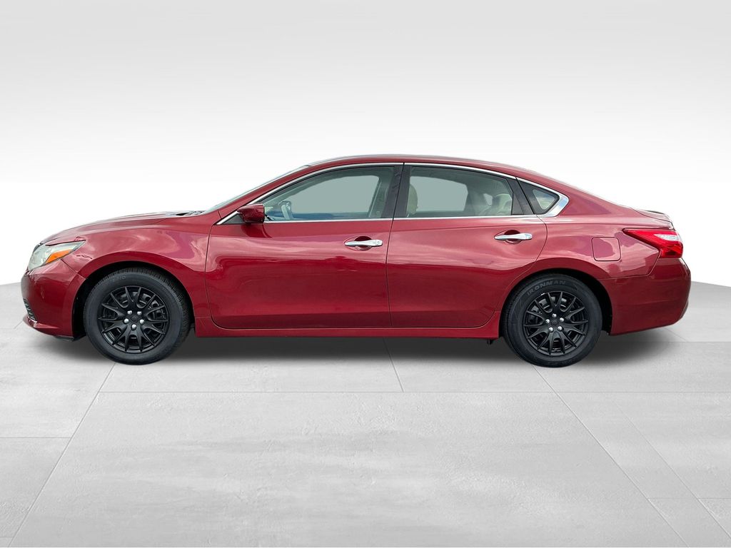 Used 2017 Nissan Altima S with VIN 1N4AL3AP1HC142382 for sale in Muscle Shoals, AL