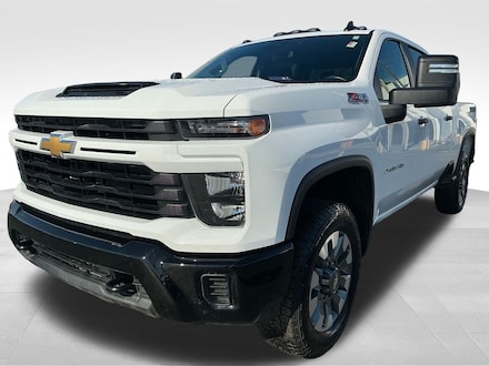 2025 Chevrolet Silverado 2500HD Custom Truck