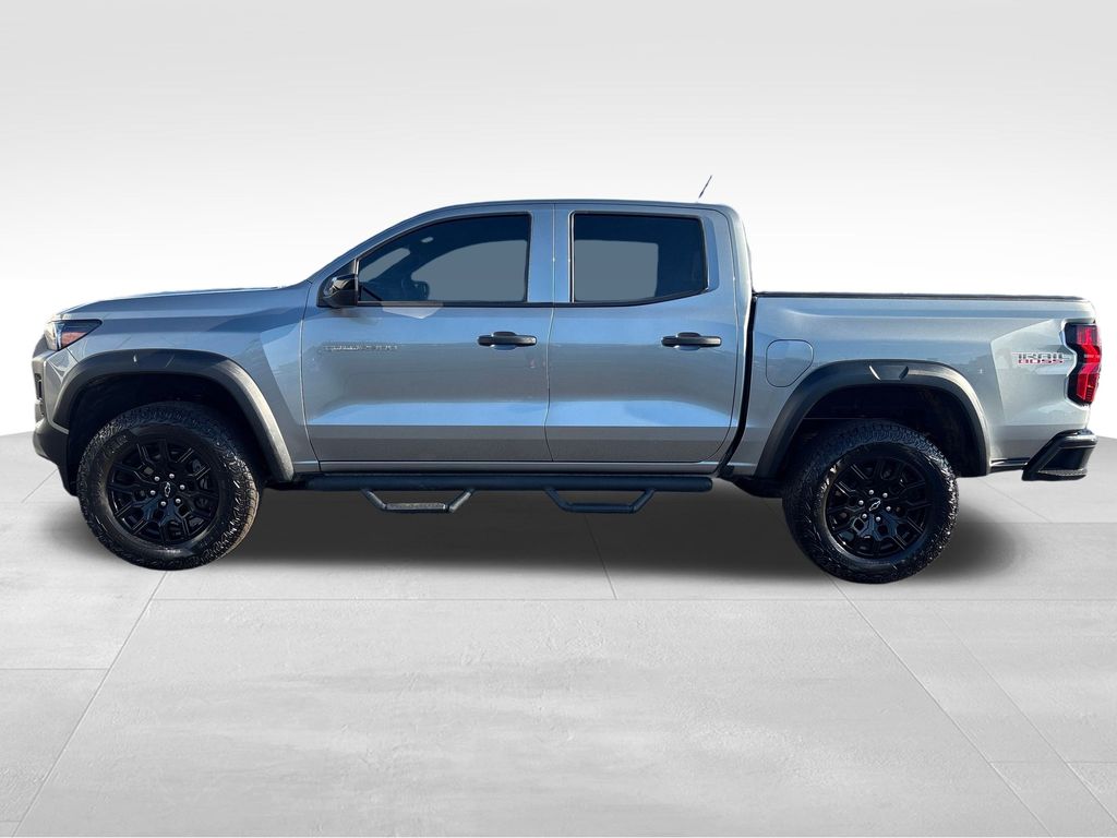 2024 Chevrolet Colorado Trail Boss photo 2