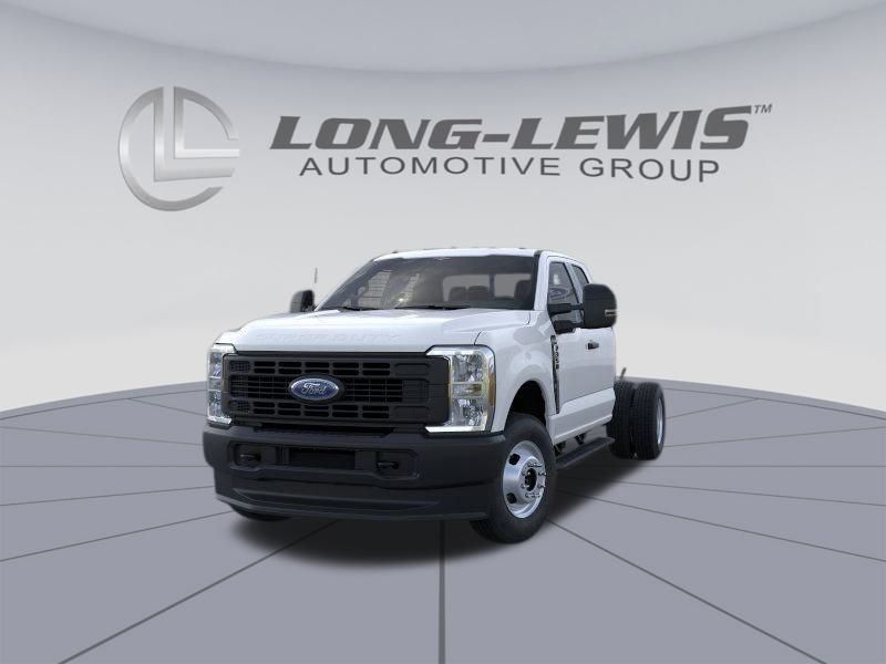 2026 Ford F-350 photo 2